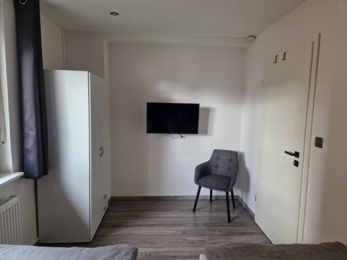 Ferienwohnung Am See Dillich - Ruhige Lage - Eigener Garten - Direkt Neben Einem Natursee Borken  Bagian luar foto